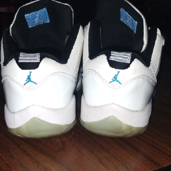 Air Jordan retro 11 Low "Legend Blue" Mens Size 7 - Picture 4 of 5